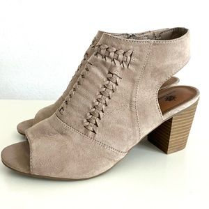 RUFF HEWN PIA ankle booties in NUDE size 8.5!